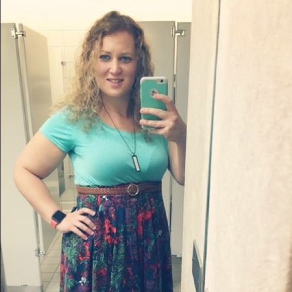 Meet your Posher, Ashley - Picture 1 of 1